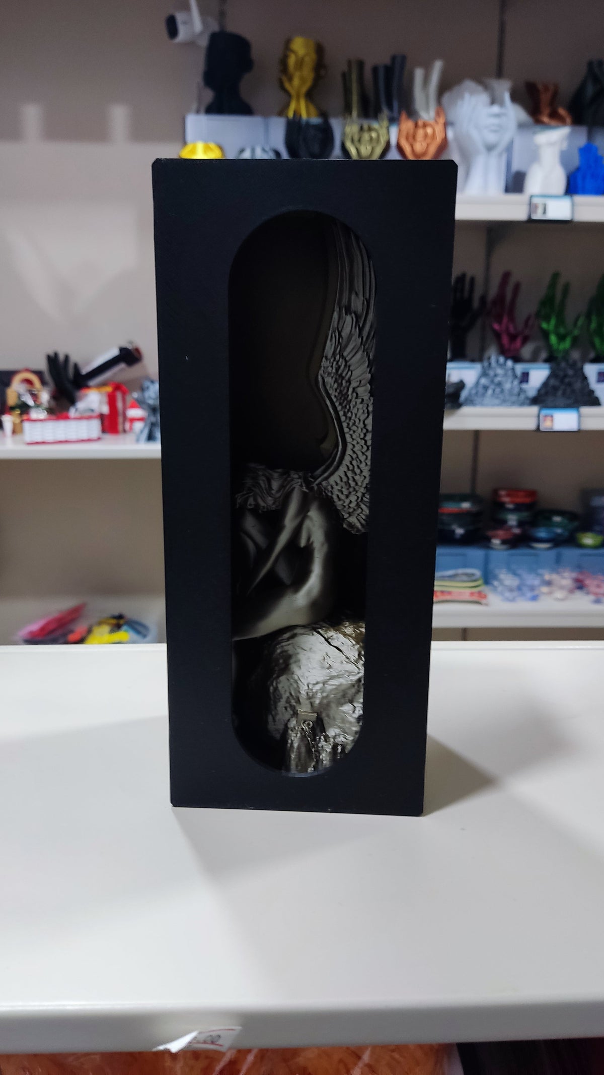 Chained angel (iridium gold)